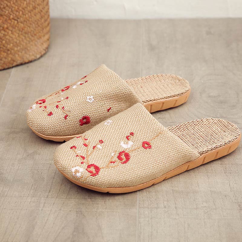 Comode pantofole in lino ricamate Plum Bossom