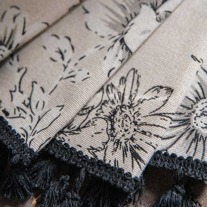 Tenda a fiori neri con nappa nera