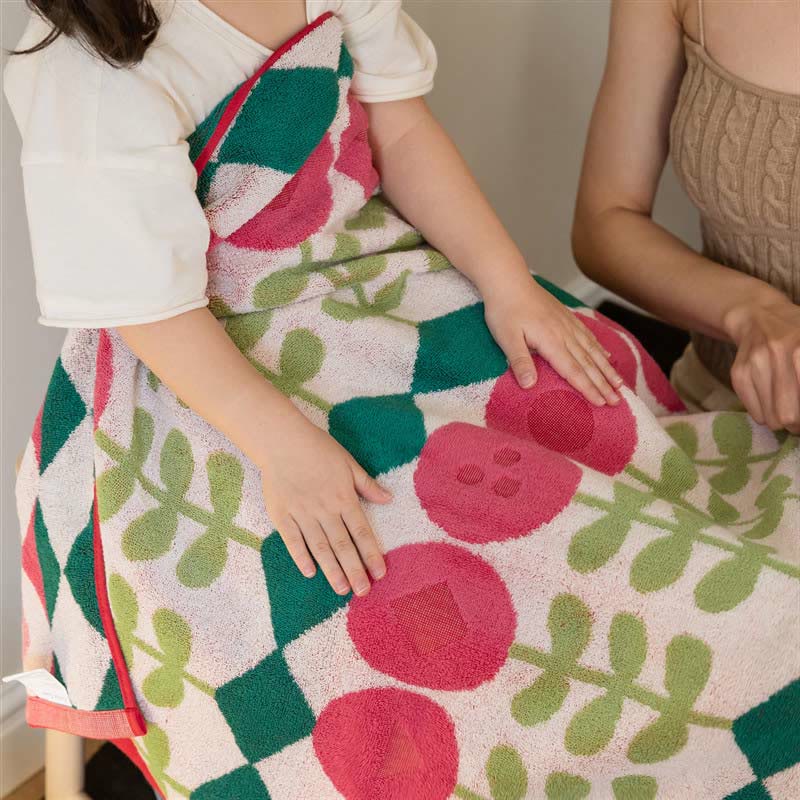 Asciugamano in cotone pettinato con stampa floreale alla moda