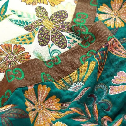 Trapunta morbida reversibile in cotone con fiori lussureggianti Ownkoti