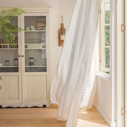 Tenda a righe semi-oscuranti con nappe traforate