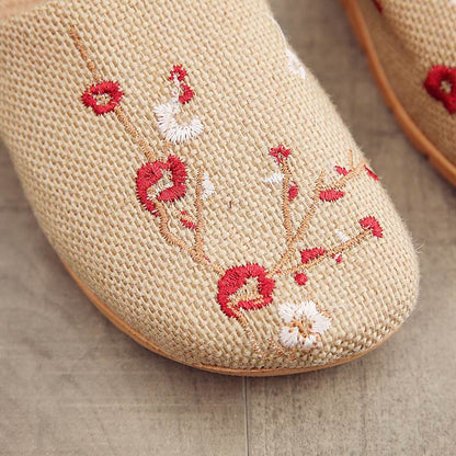 Comode pantofole in lino ricamate Plum Bossom
