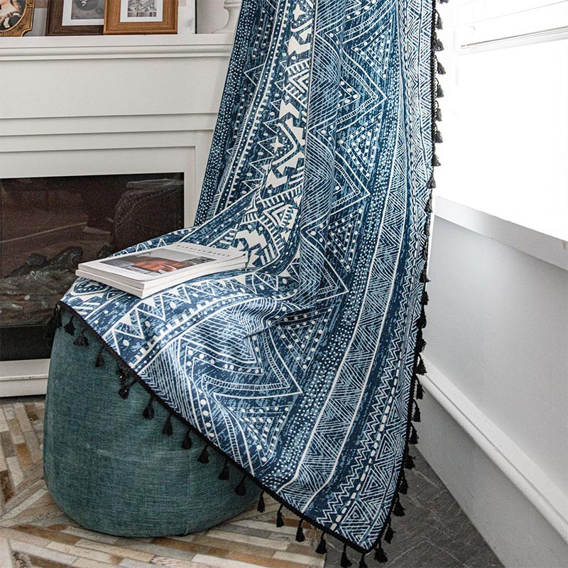 Tenda filtrante con motivo geometrico blu